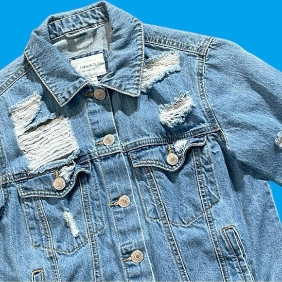 Forever 21 Jackets & Blazers - Forever 21 women’s denim jean trucker jacket